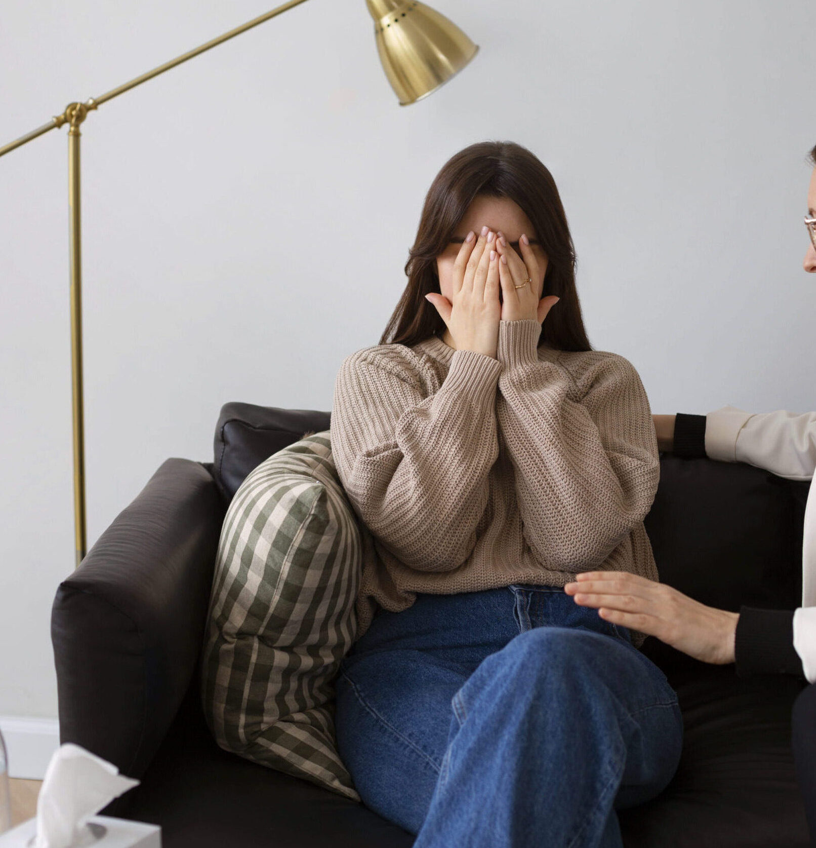 medium-shot-young-woman-undergoing-therapy