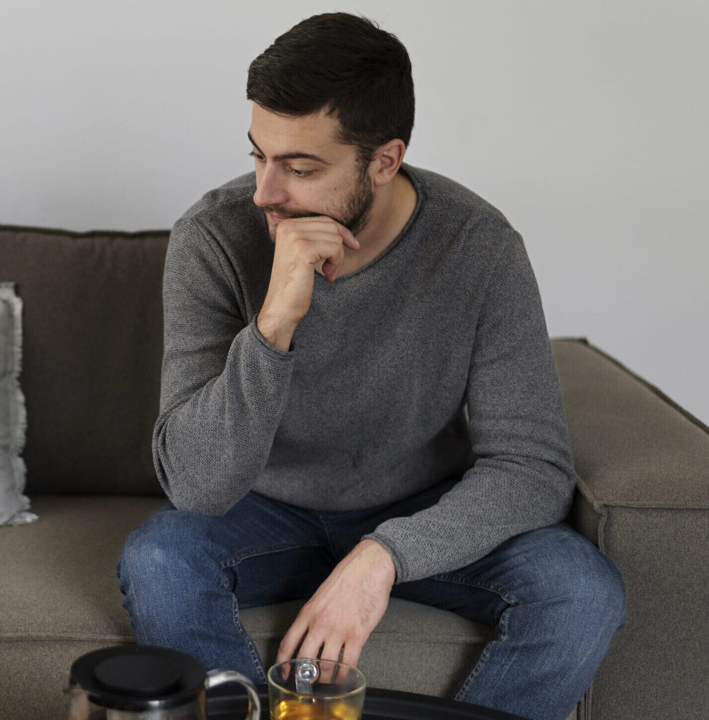 close-up-man-discussing-with-therapist