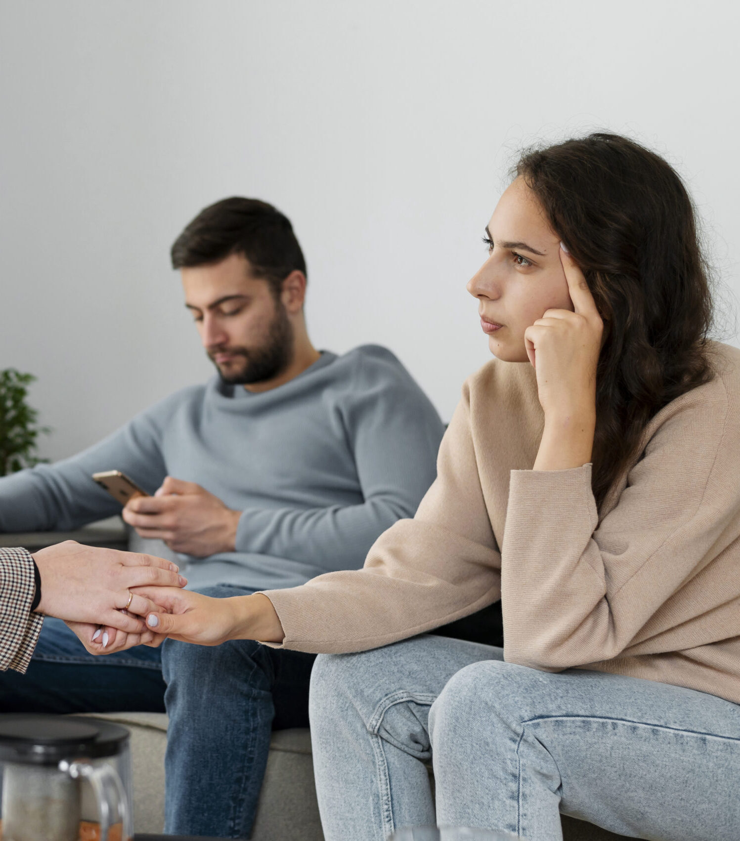 medium-shot-woman-discussing-with-therapist